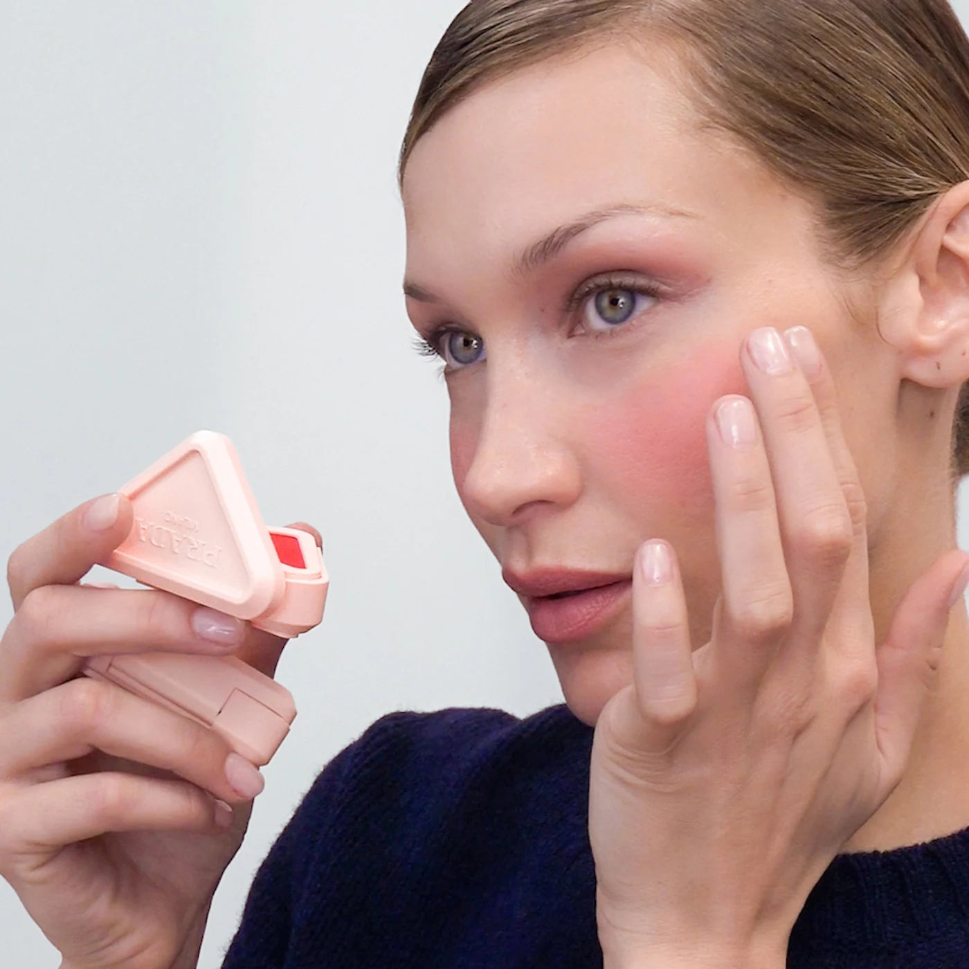 *PREORDEN: Touch Cream-To-Powder Soft Blur Longwear Blush - Prada / Rubor en crema