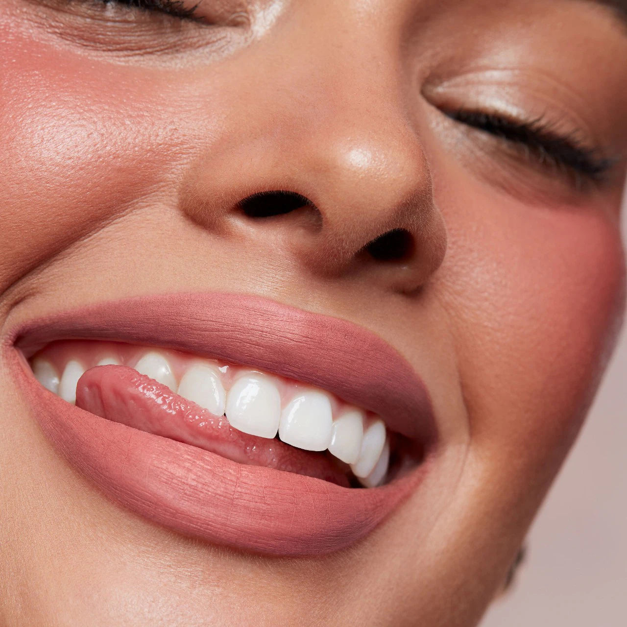 Major Headlines Matte Suede Lipstick - Patrick TA / Labial mate