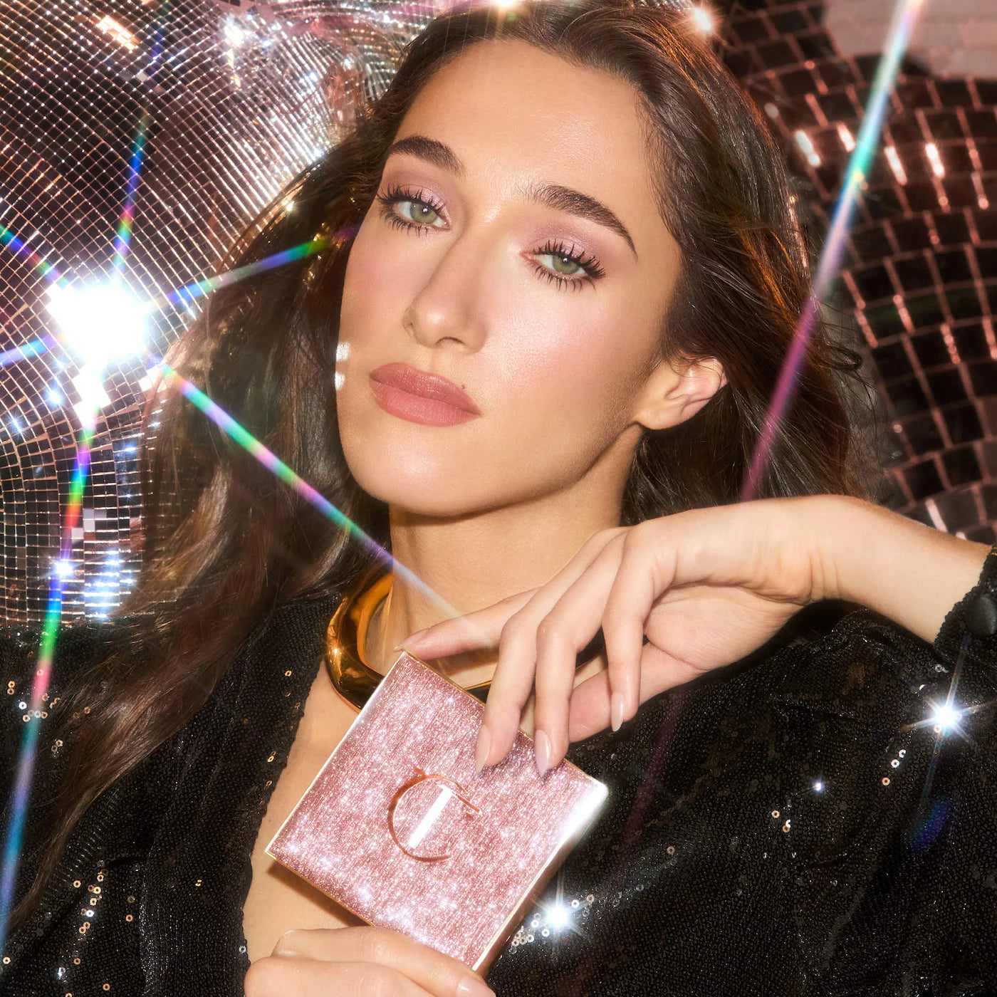 Instant Look In A Makeup Palette - Charlotte Tilbury / Paleta para mejillas, ojos y rostro