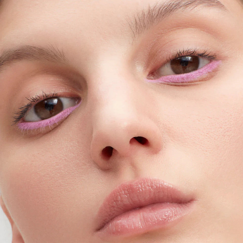 *PREORDEN: EyeWear Longwear Eyeshadow Stick - Victoria Beckham / Sombra de ojos cremosa resistente al agua