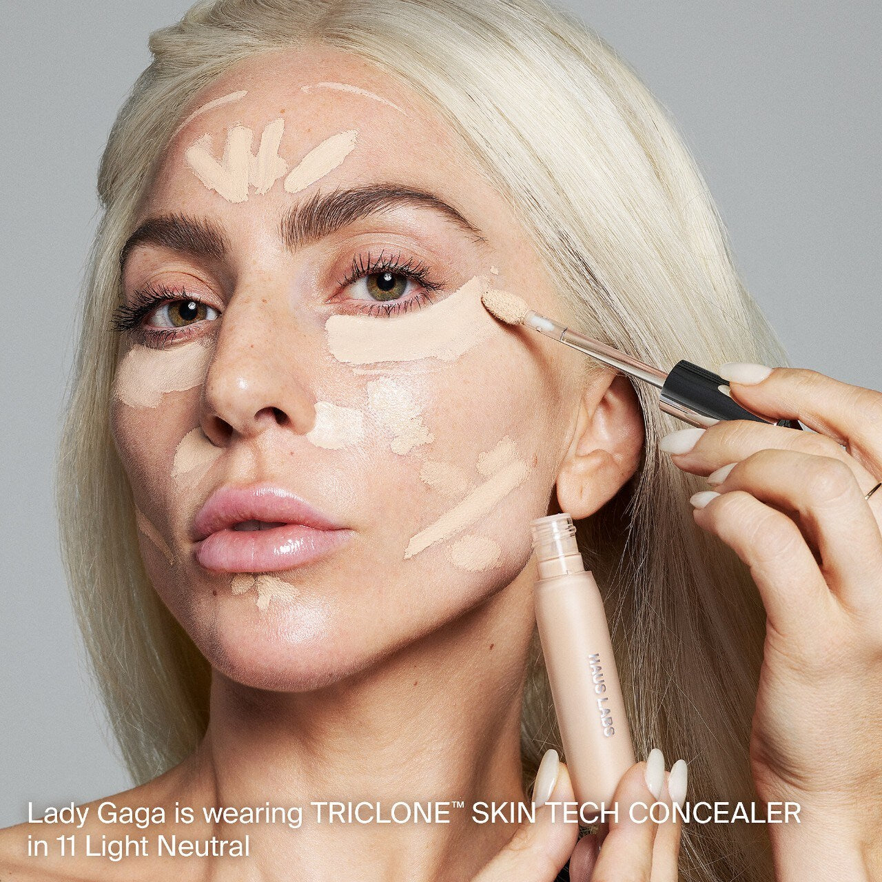 TONO: 50 Deep Golden - Triclone Skin Tech Hydrating Concealer with Fermented Arnica - Haus Labs / Corrector hidratante de larga duración (Copia)