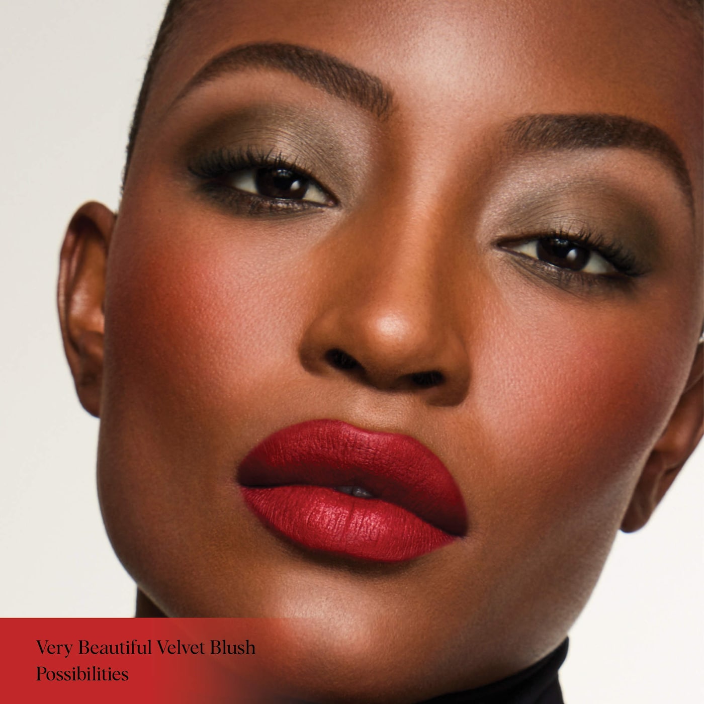 *PREORDEN: Very Beautiful Matte Velvet Blush - HUNG VANNGO BEAUTY / Rubor en polvo