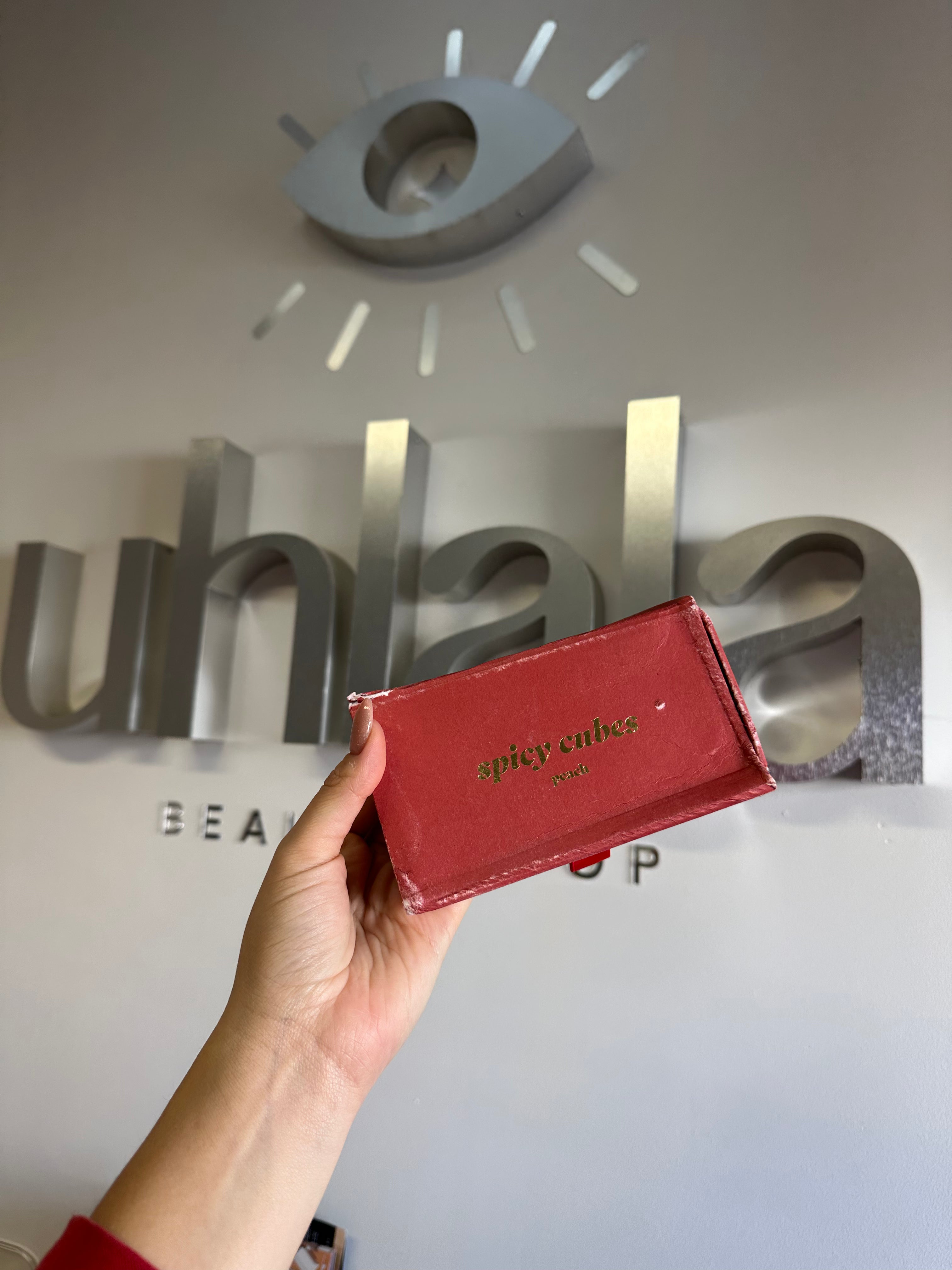 *CAJA DAÑADA* 8 Hot Peach flavored aphrodisiac delights - Spicy cubes / Gomitas para despertar la energía en la intimidad