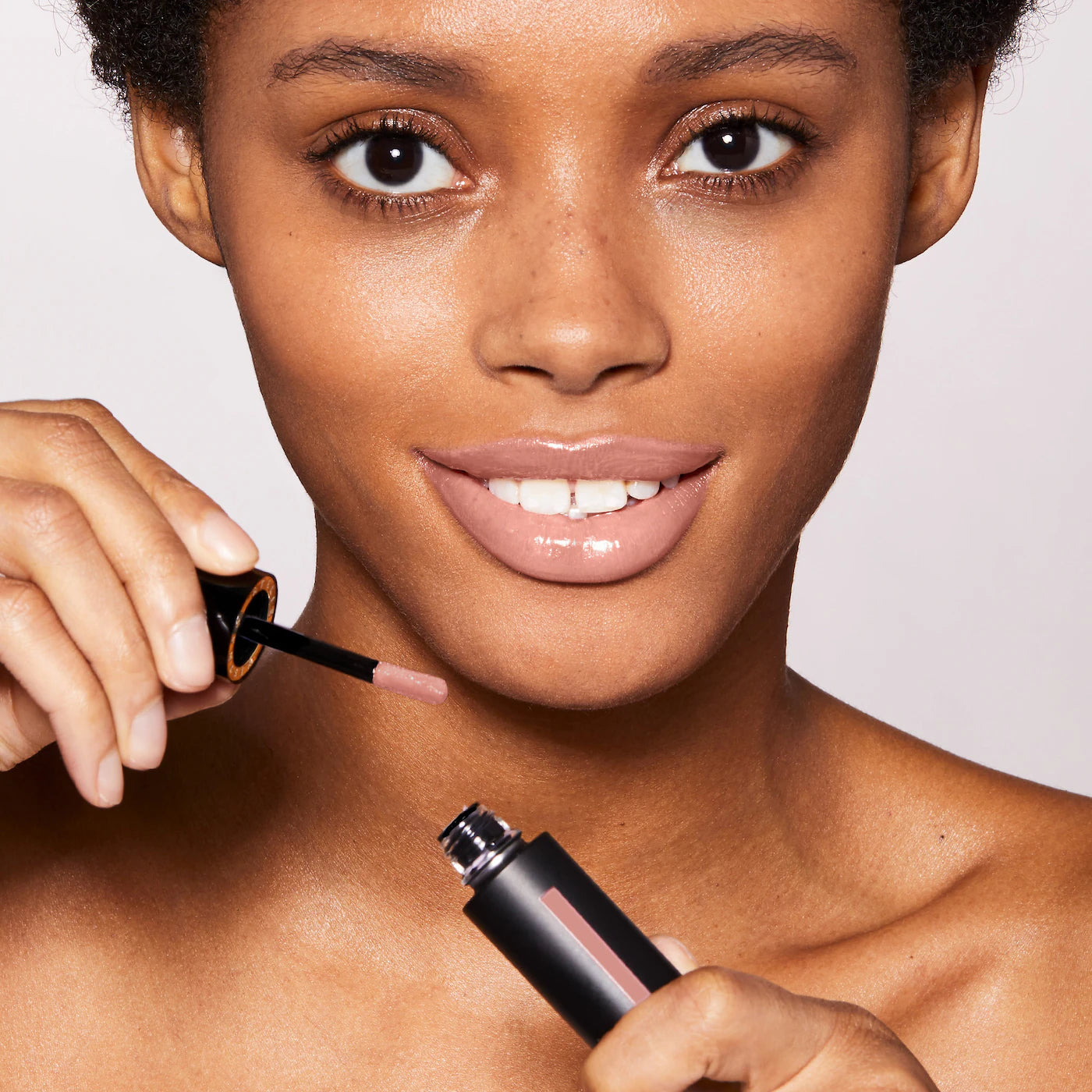 *PREORDEN: Squeaky Clean Liquid Lip Hydrating Lip Balm - Westman Atelier / Balsamo labial