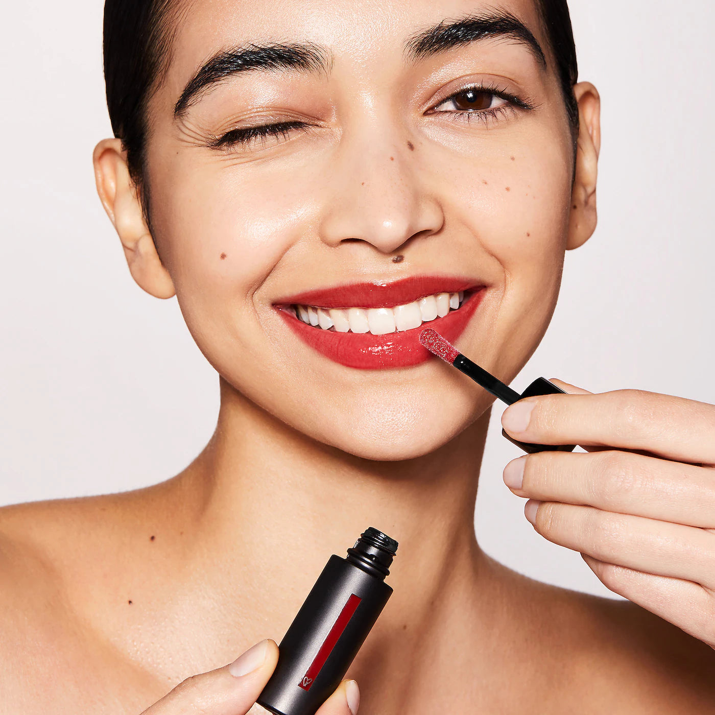 *PREORDEN: Squeaky Clean Liquid Lip Hydrating Lip Balm - Westman Atelier / Balsamo labial