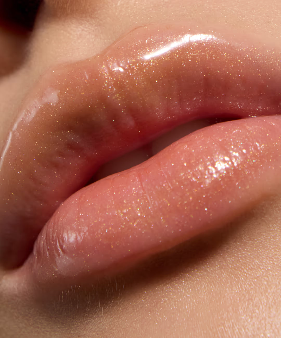 Lip Gloss - Refy / Brillo con beneficios de bálsamo