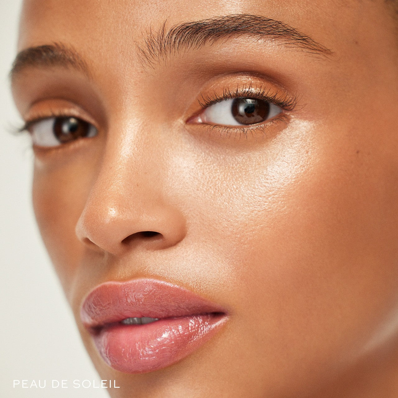 *PREORDEN: Liquid Super Loaded All-Over Illuminator Drops with Vitamin C - Westman Atelier / Gotas iluminadoras con vitamina C