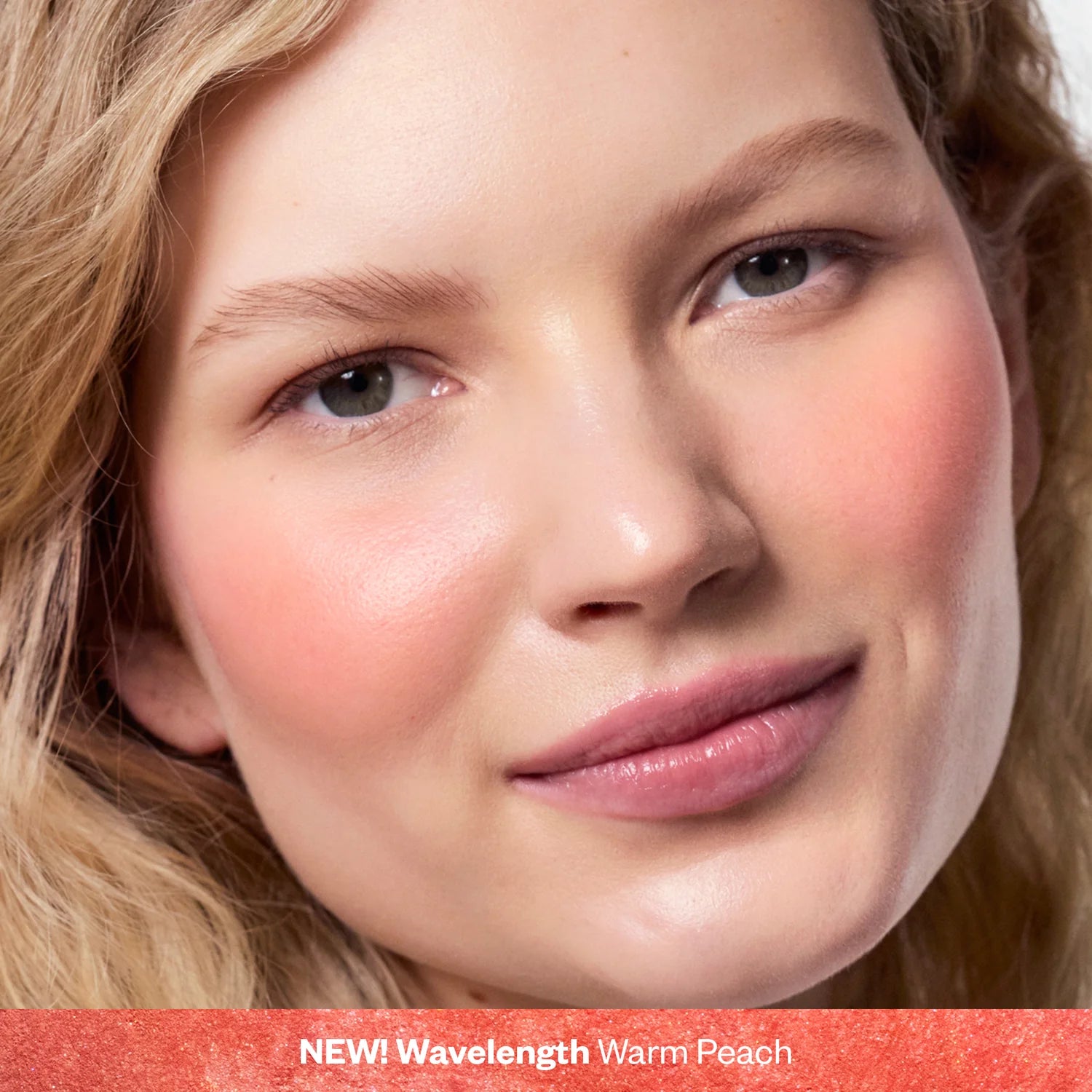 Blush is Life Baked Talc-Free Dimensional + Brightening Blush - Kosas / Rubor en polvo