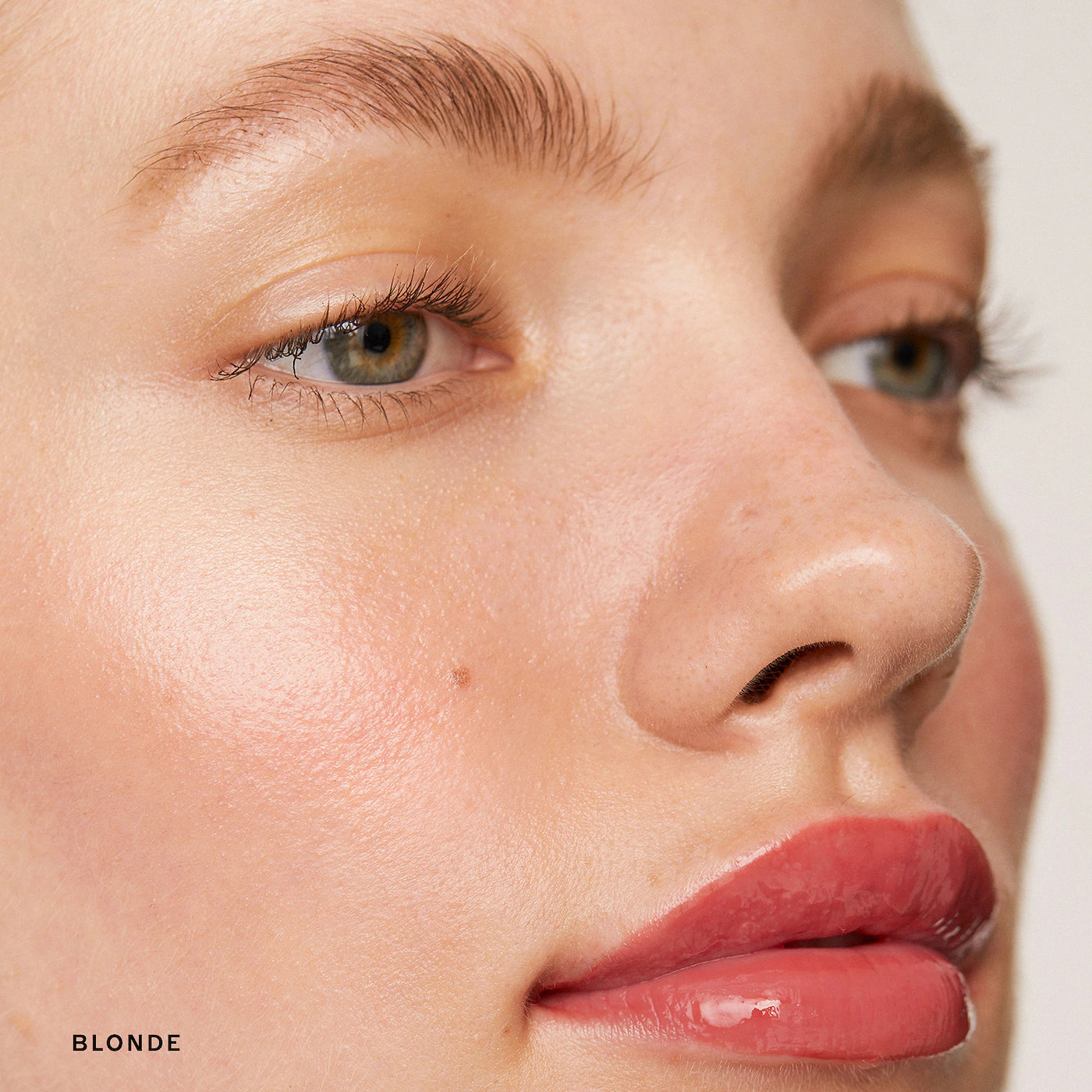*PREORDEN: Brow 1980 Volumizing Eyebrow Pomade Gel - Merit / Gel de cejas