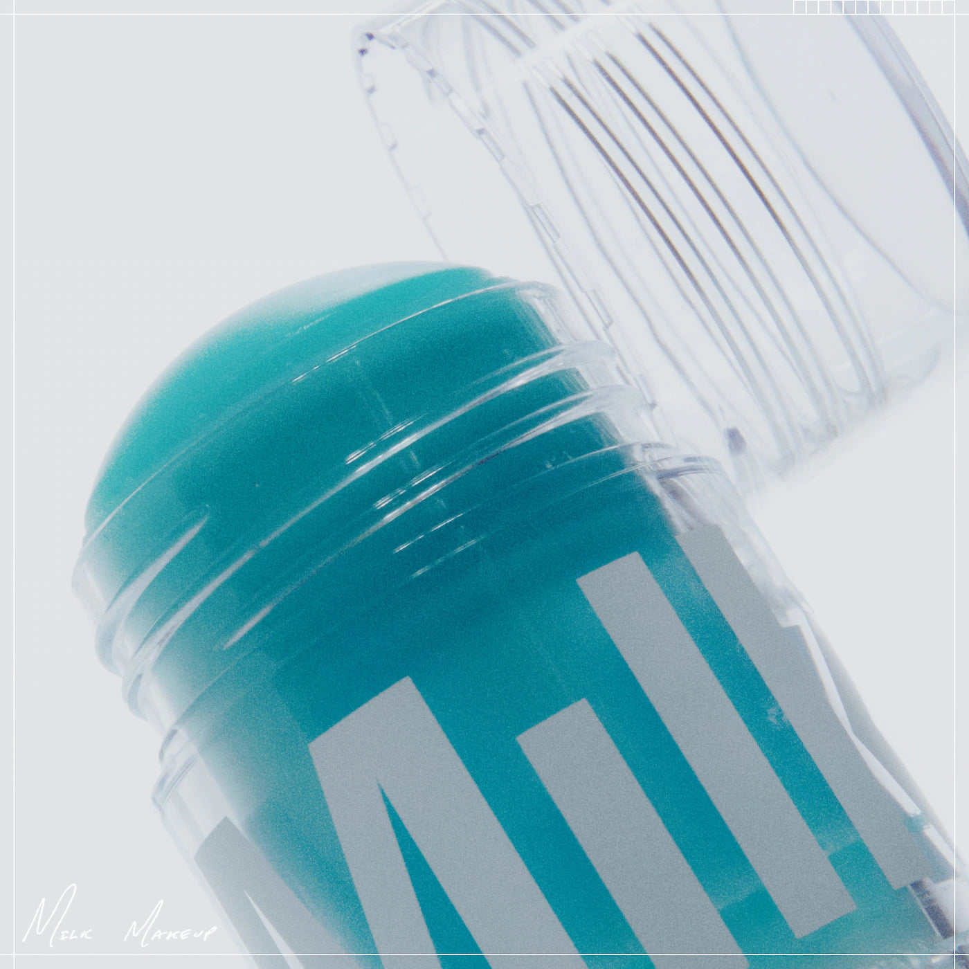 *PREORDEN: Cooling Water - Milk Makeup / Gel en barra que refresca la piel