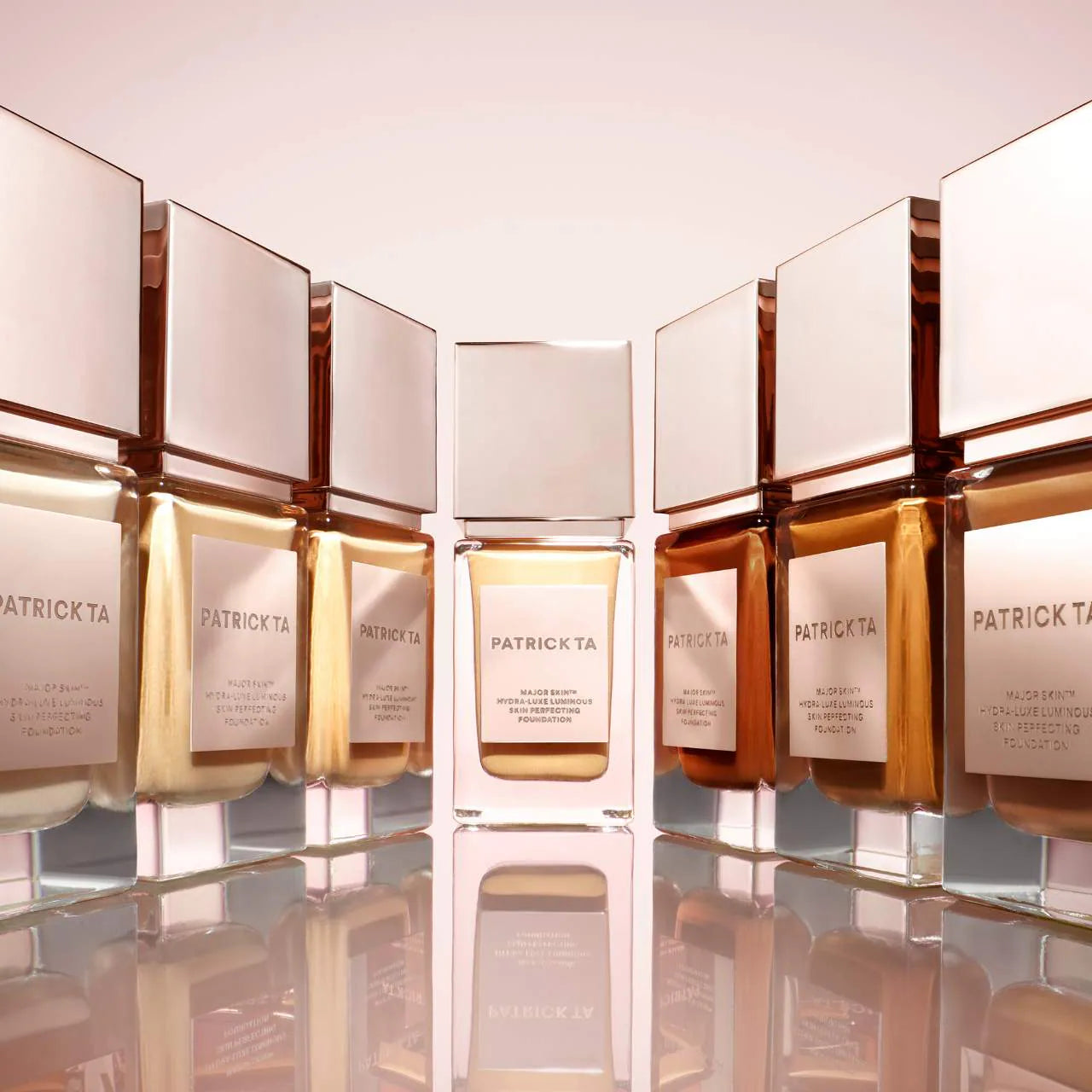 *PREORDEN: Major Skin Hydra-Luxe Luminous Skin Perfecting Foundation For Natural Glow - Patrick Ta / Base hidratante ligera