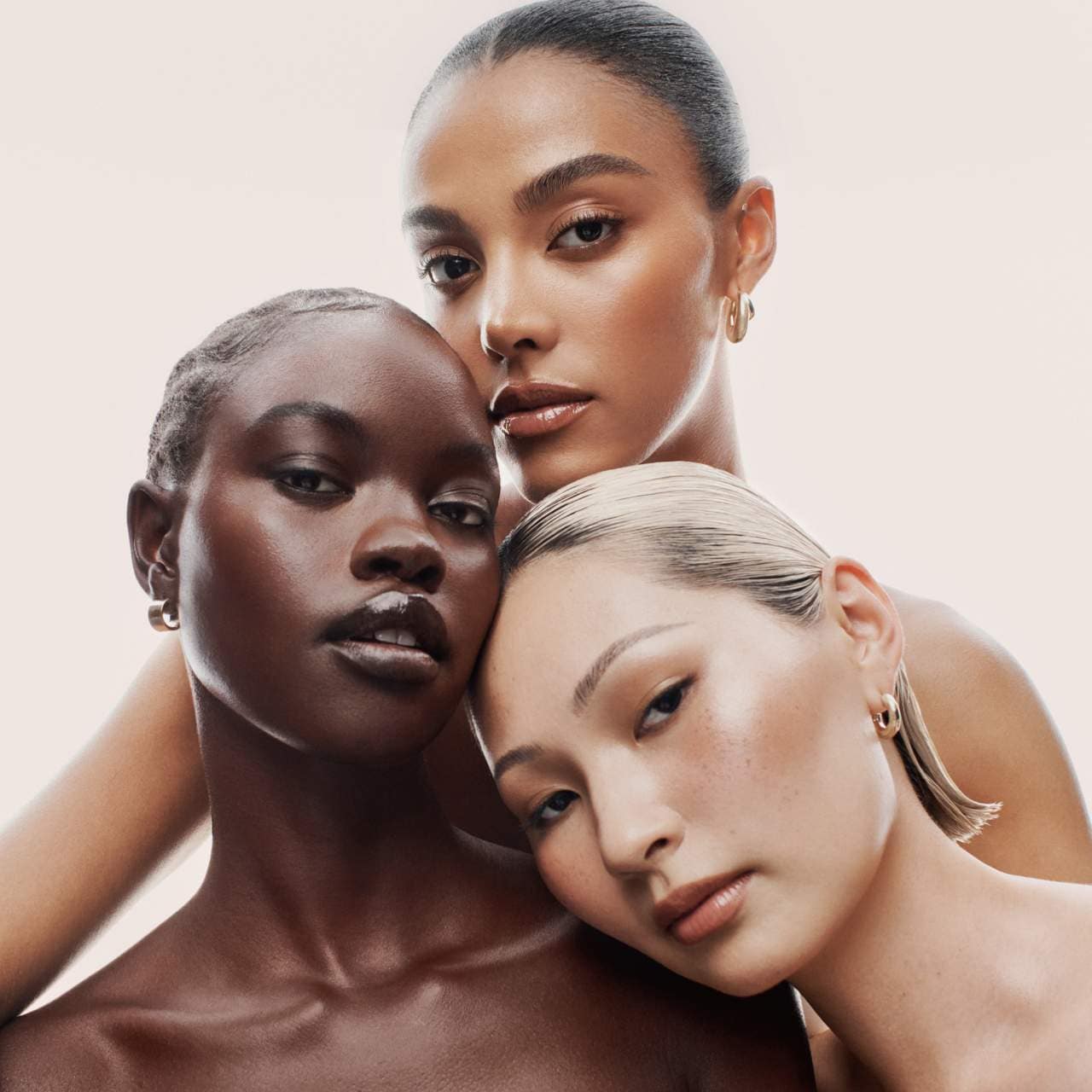 *PREORDEN: Major Skin Hydra-Luxe Luminous Skin Perfecting Foundation For Natural Glow - Patrick Ta / Base hidratante ligera