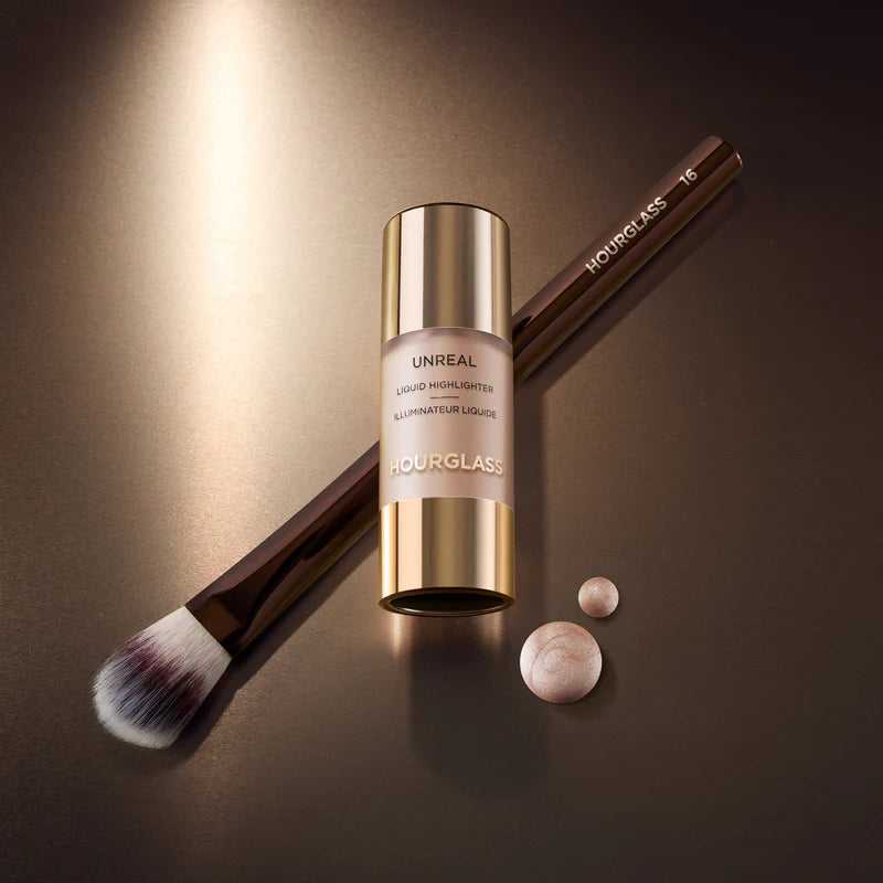 *PREORDEN: No. 16 Highlighter Brush - Hourglass / Brocha para iluminador