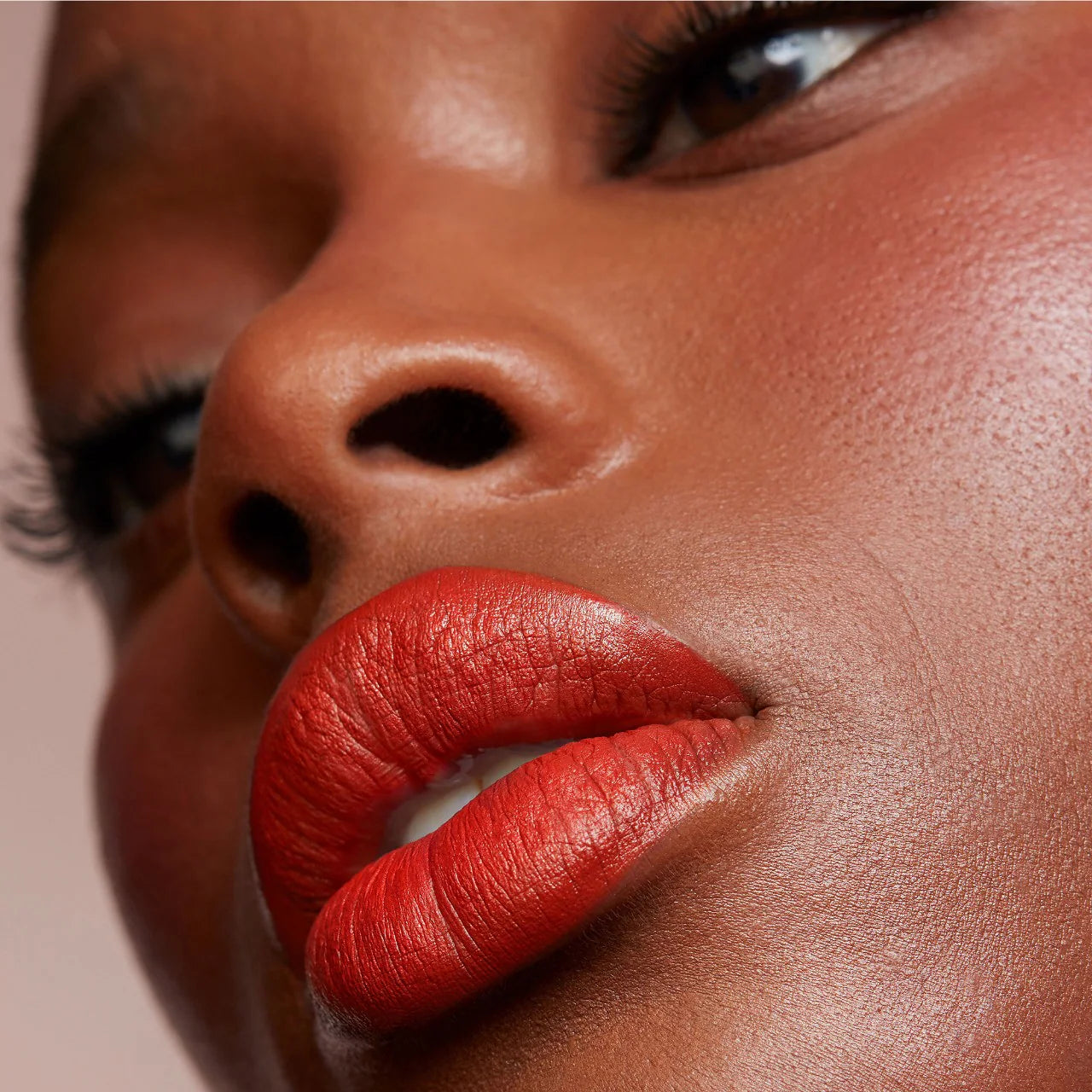 Major Headlines Matte Suede Lipstick - Patrick TA / Labial mate