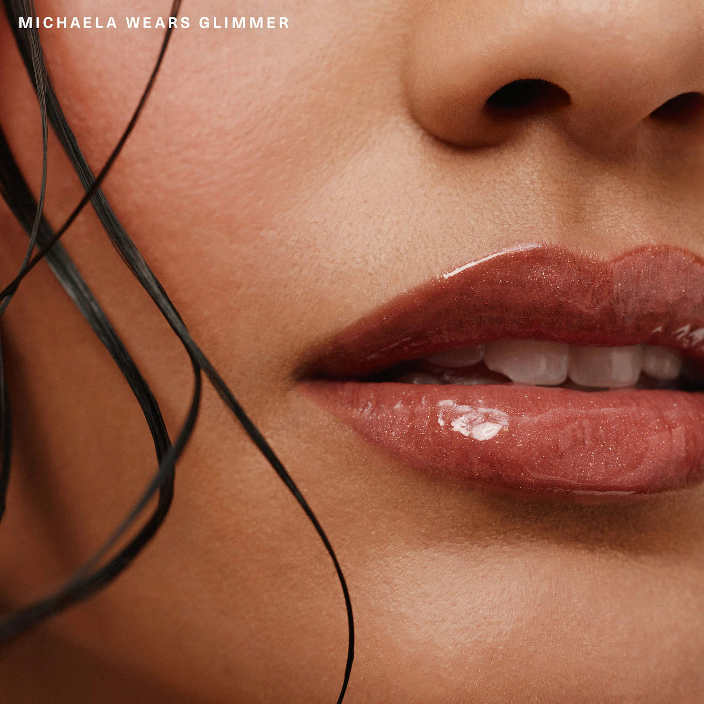 *PREORDEN: Positive Light Luminizing Lip Gloss - Rare Beauty / Labial cremoso con brillo