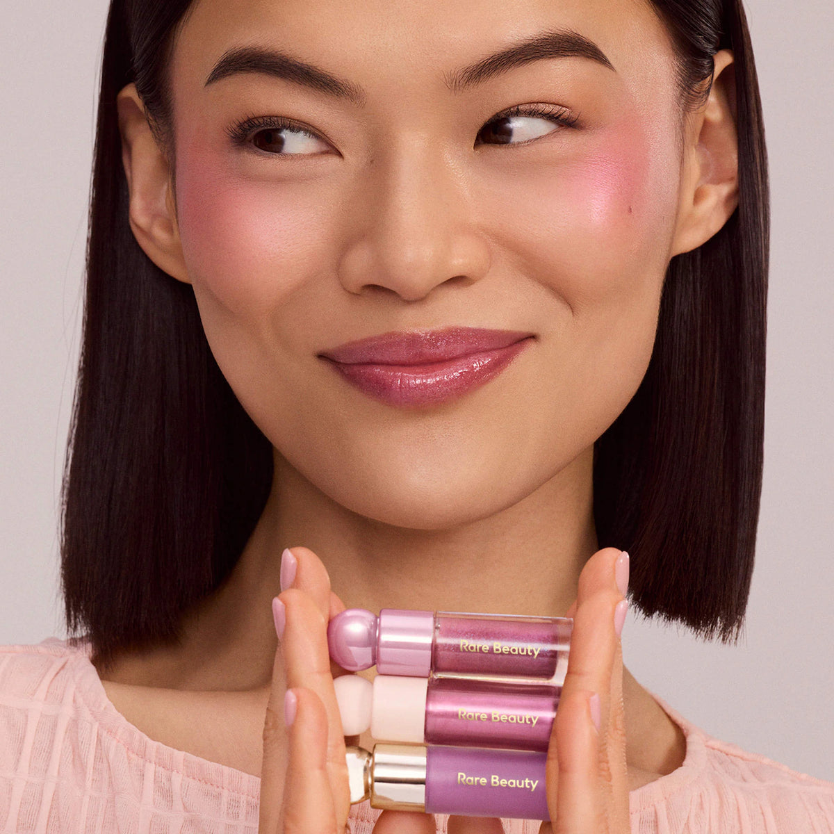 *PREORDEN: Violet Faves Mini Cheek and Lip Trio Makeup Gift Set - Rare Beauty by Selena Gomez / Set 3 pzas mini rubor, gloss e iluminador