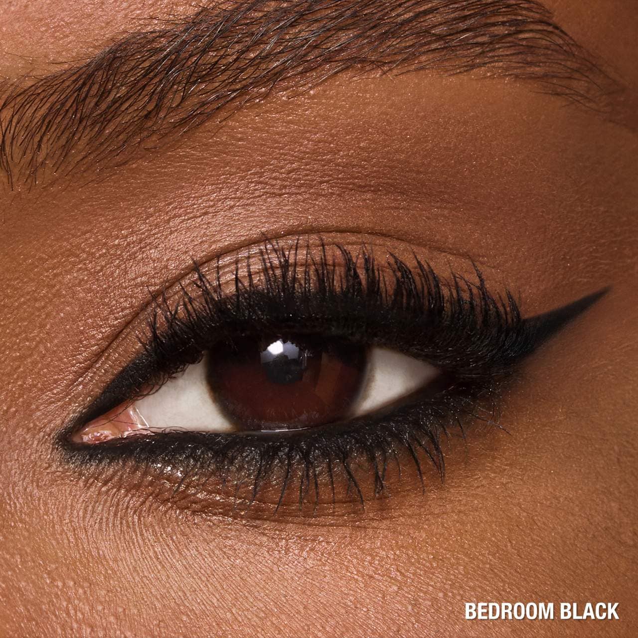 *PREORDEN: Rock ‘N’ Kohl Long-Lasting Eyeliner Pencil - Charlotte Tilbury / Lápiz de ojos altamente pigmentado