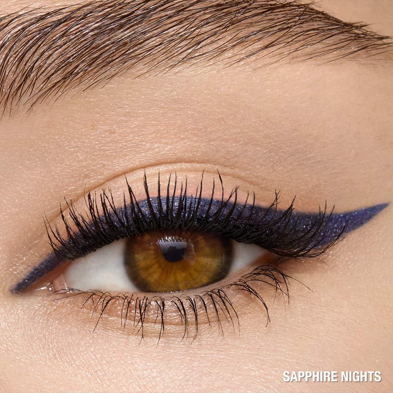 *PREORDEN: Rock ‘N’ Kohl Long-Lasting Eyeliner Pencil - Charlotte Tilbury / Lápiz de ojos altamente pigmentado