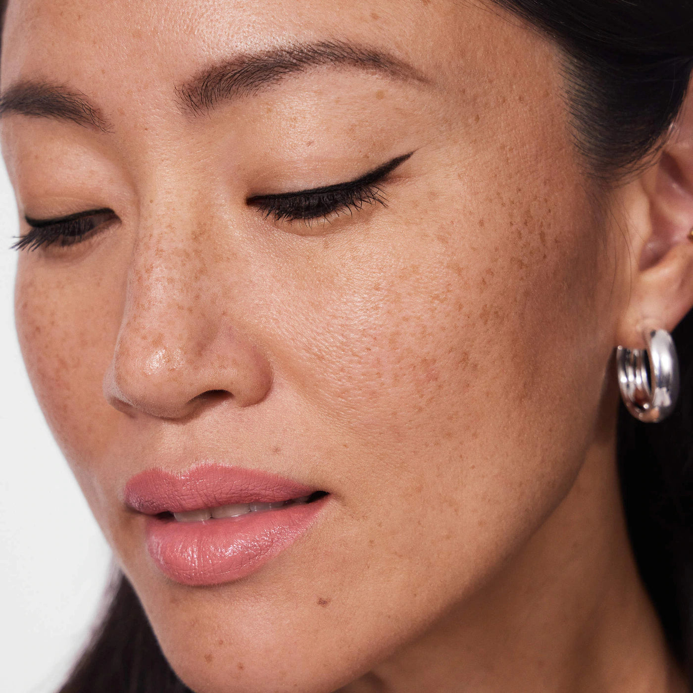 *PREORDEN: Eyes Up Creamy Kajal Longwear Eyeliner - Sarah Creal / Lápiz de ojos resistente al agua