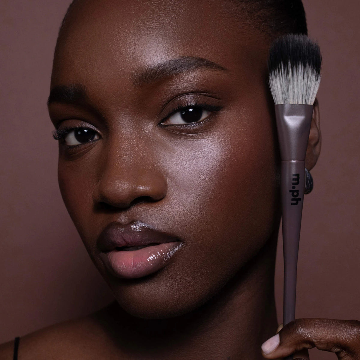 *PREORDEN: The Perfect Blending Touch Up Brush - m.ph by Mary Phillips / Brocha plana paddle para retocar