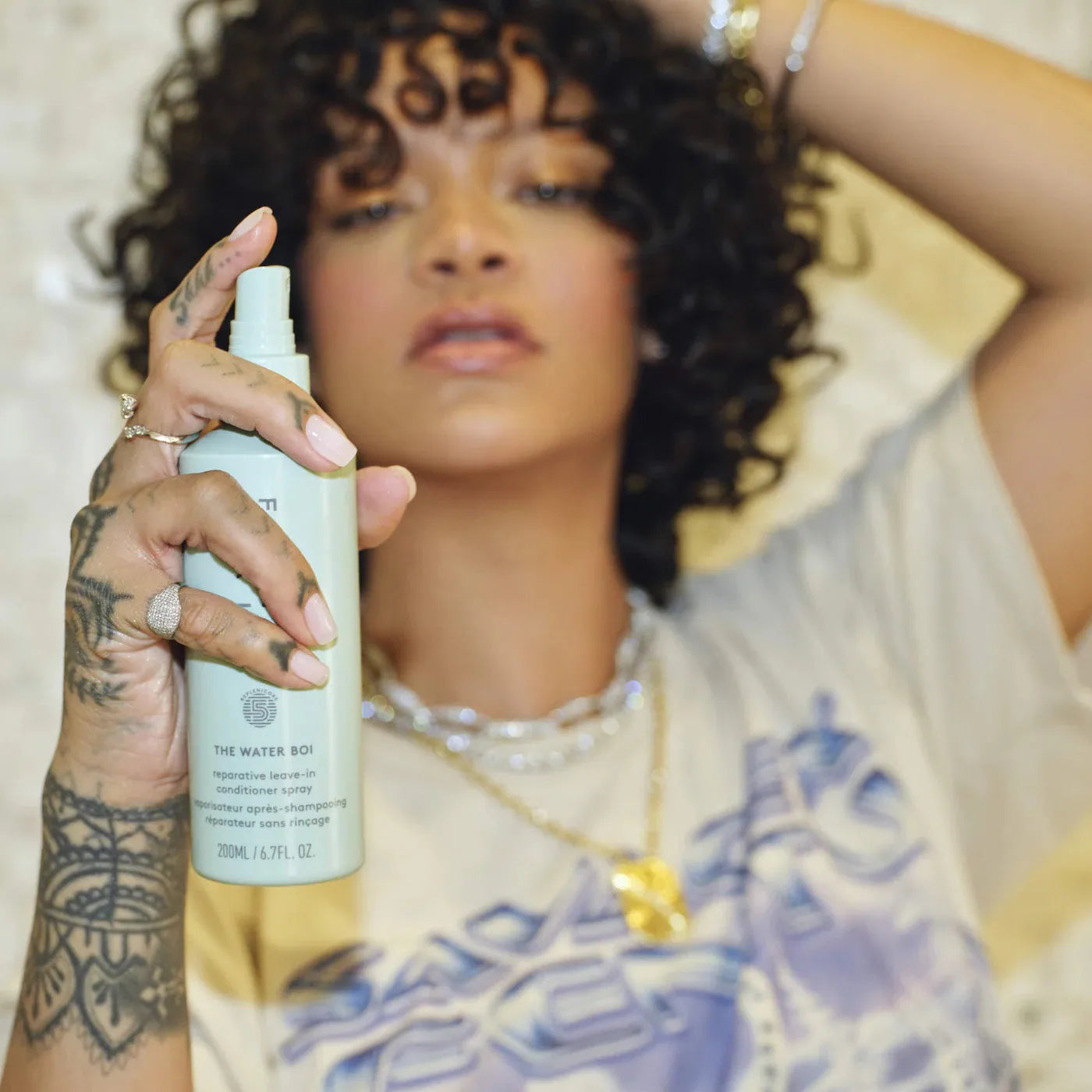 *PREORDEN: The Water Boi Reparative Leave-In Conditioner - Fenty Beauty by Rihanna / Acondicionador en spray