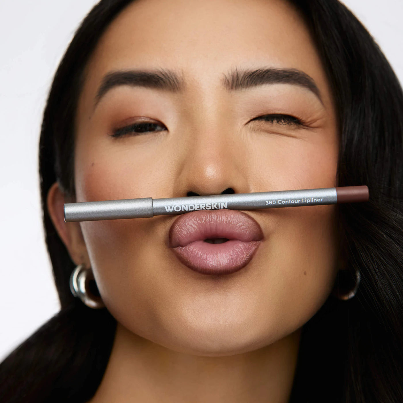 *PREORDEN: 360 Contour Long-wearing Transfer-proof Lip Liner - Wonderskin / Delineador de labios de larga duraciòn