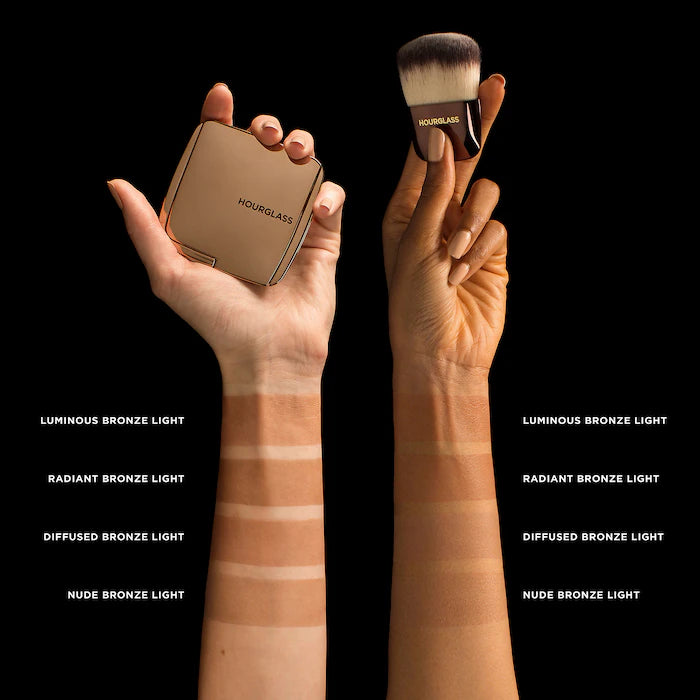 Ambient® Lighting Bronzer - Hourglass / Bronceador en polvo
