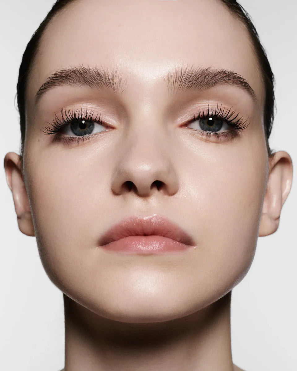 Smudge-proof and volumising mascara - Victoria Beckham / Mascara de pestañas