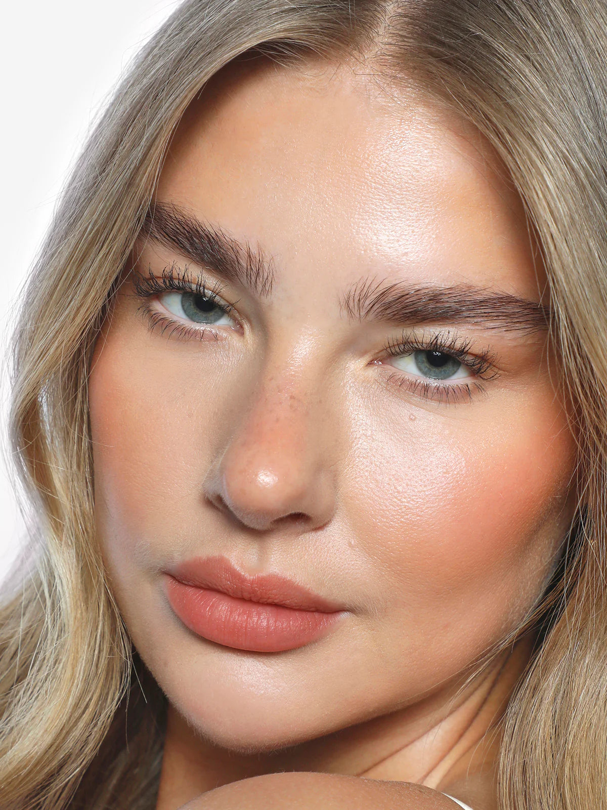 Lip Blush - Refy / Stick para labios con tecnología de difuminado que suaviza los labios