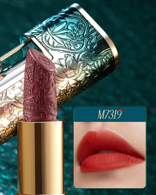 *PREORDEN: Blooming Rouge Love Lock Lipstick - Florasis / Labial sedoso, delicadamente grabado