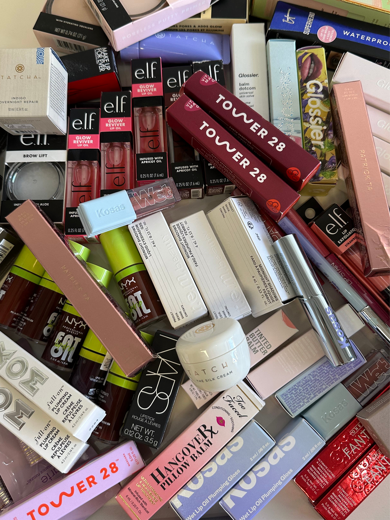 Mistery Box by Uhlala Beauty con valor de $1,569 / Caja 3 pzas labios, ojos y rostro / Piezas limitadas!