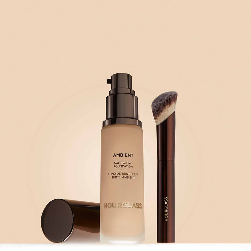 *PREORDEN: Ambient Soft Glow Foundation Brush - Hourglass / Brocha para base