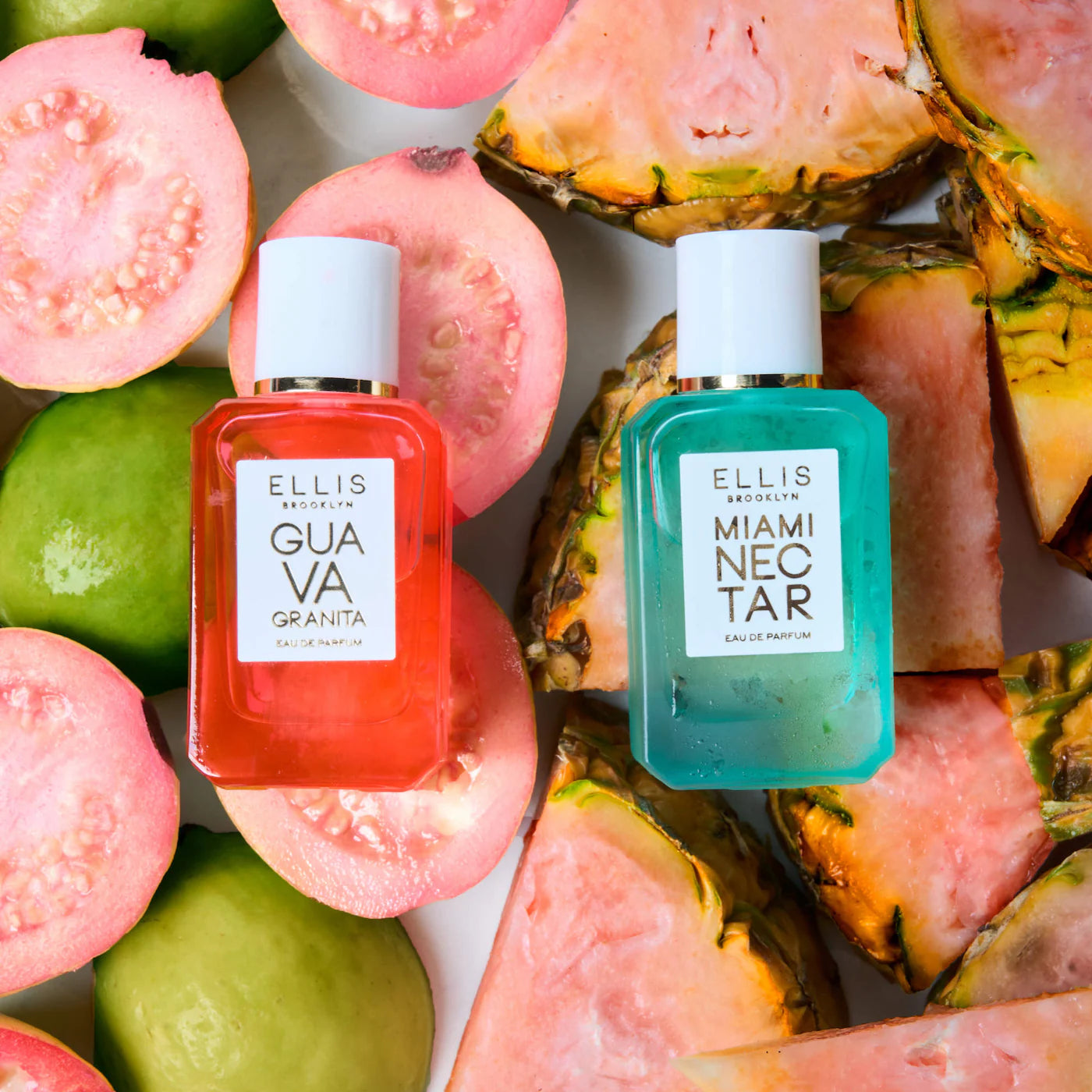 *PREORDEN: BEACH CLUB Fragrance Mini Duo with Pink Pineapple and Guava Perfume Gift Set - Ellis Brooklyn /  Set de mini fragancias