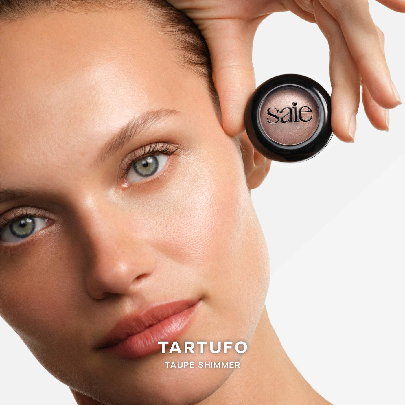 *PREORDEN: SuperSuede™ Baked Eyeshadow with 16hr Wear - Saie / Sombra para ojos