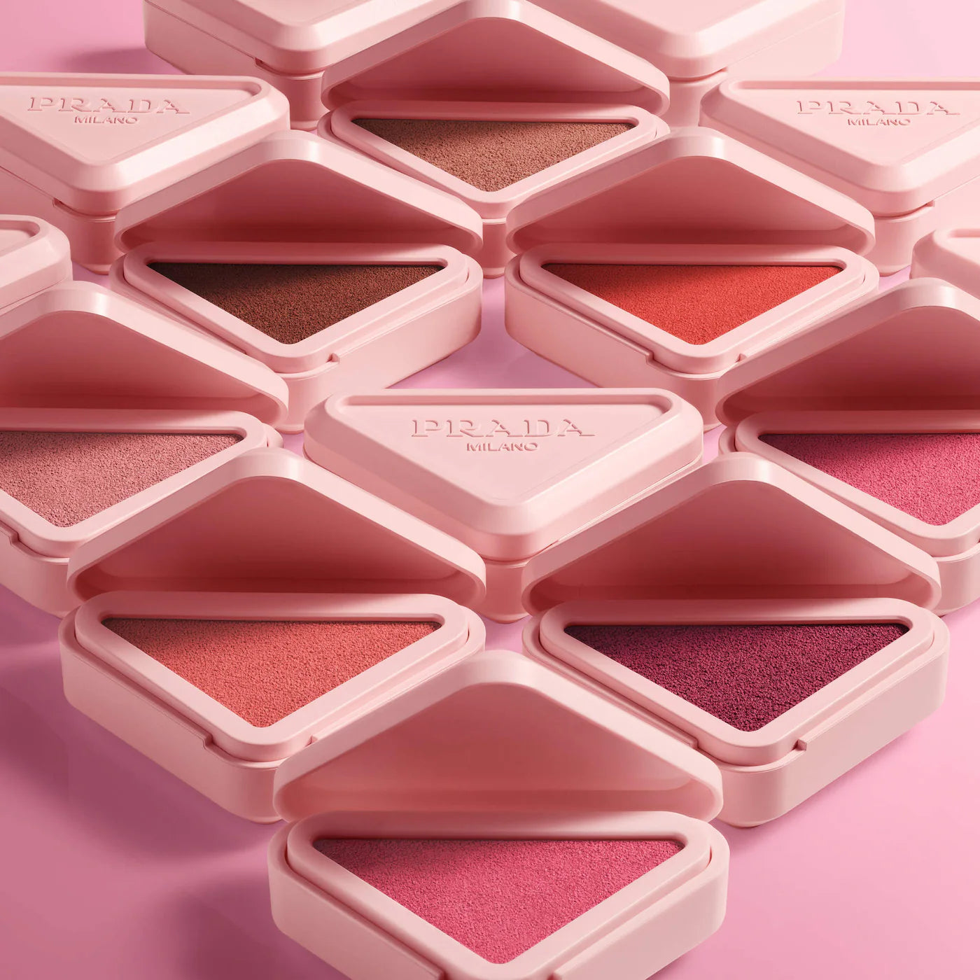 *PREORDEN: Touch Cream-To-Powder Soft Blur Longwear Blush - Prada / Rubor en crema