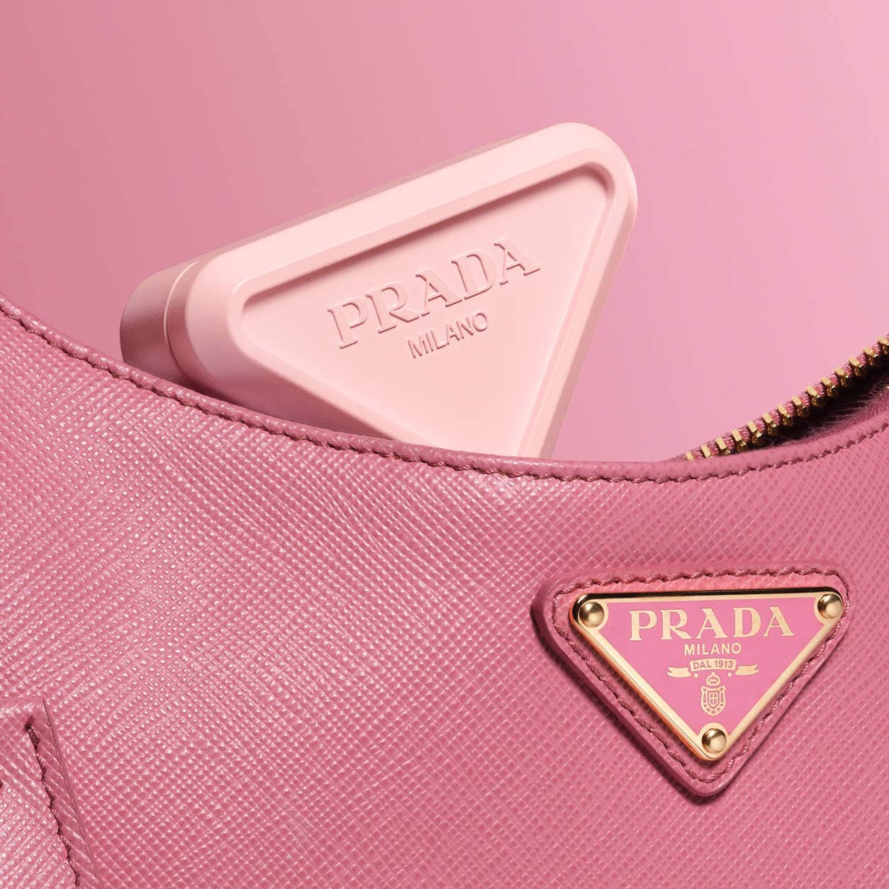 *PREORDEN: Touch Cream-To-Powder Soft Blur Longwear Blush - Prada / Rubor en crema