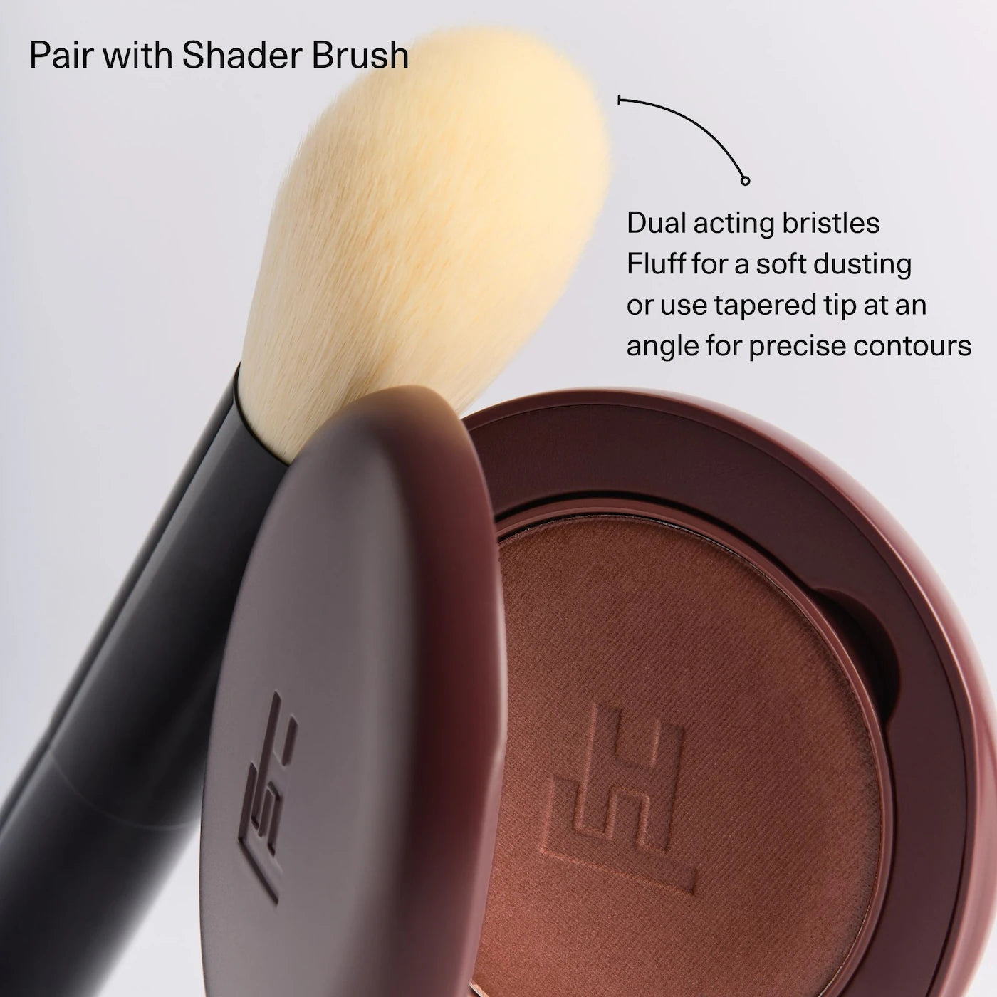 *PREORDEN: Essential Bronzer Refillable Compact - Fara Homidi / Bronzer en polvo