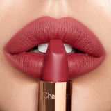 Matte Revolution Hydrating Lipstick & Super Nudes - Charlotte Tilbury / Labial de larga duración