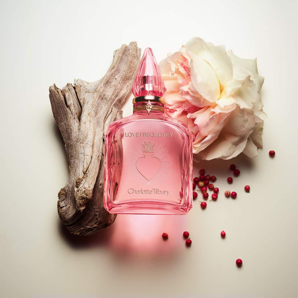 *PREORDEN: Love Frequency Eau de Parfum - Charlotte Tilbury / Perfume Floral