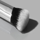 *PREORDEN: Concealer Brush - HAUS LABS BY LADY GAGA / Brocha para corrector