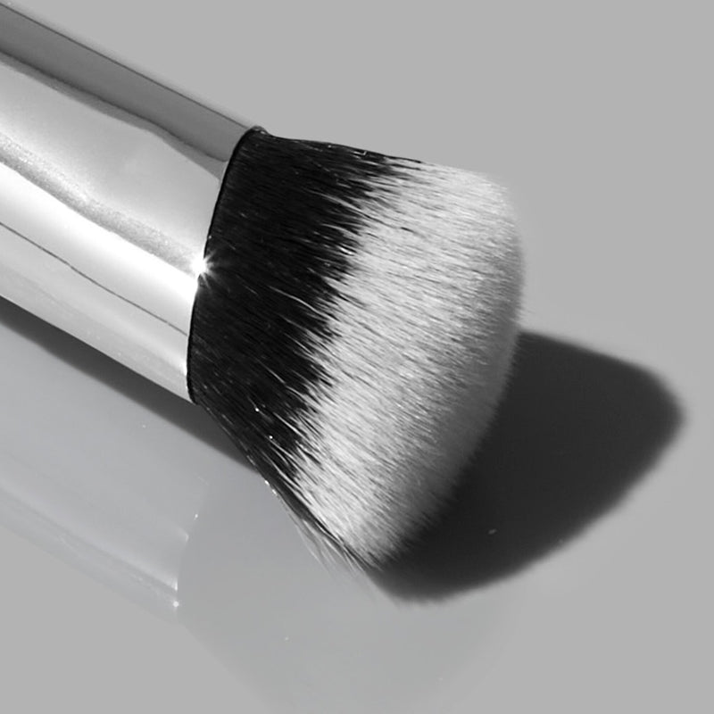 Concealer Brush - HAUS LABS BY LADY GAGA / Brocha para corrector