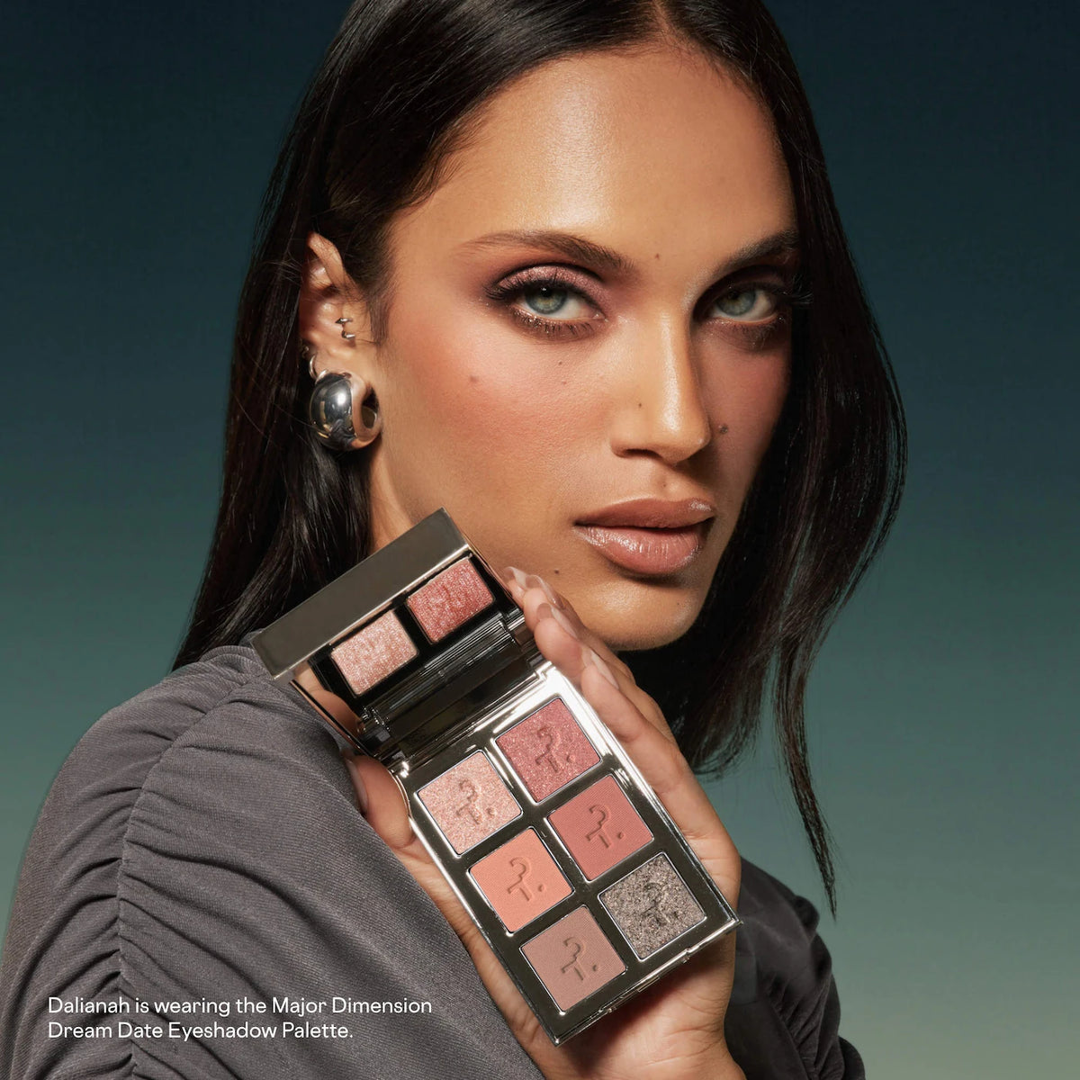 *PREORDEN: Major Dimension Dream Date Essential Artistry Edit Eyeshadow Palette - PATRICK TA / Sombras para ojos