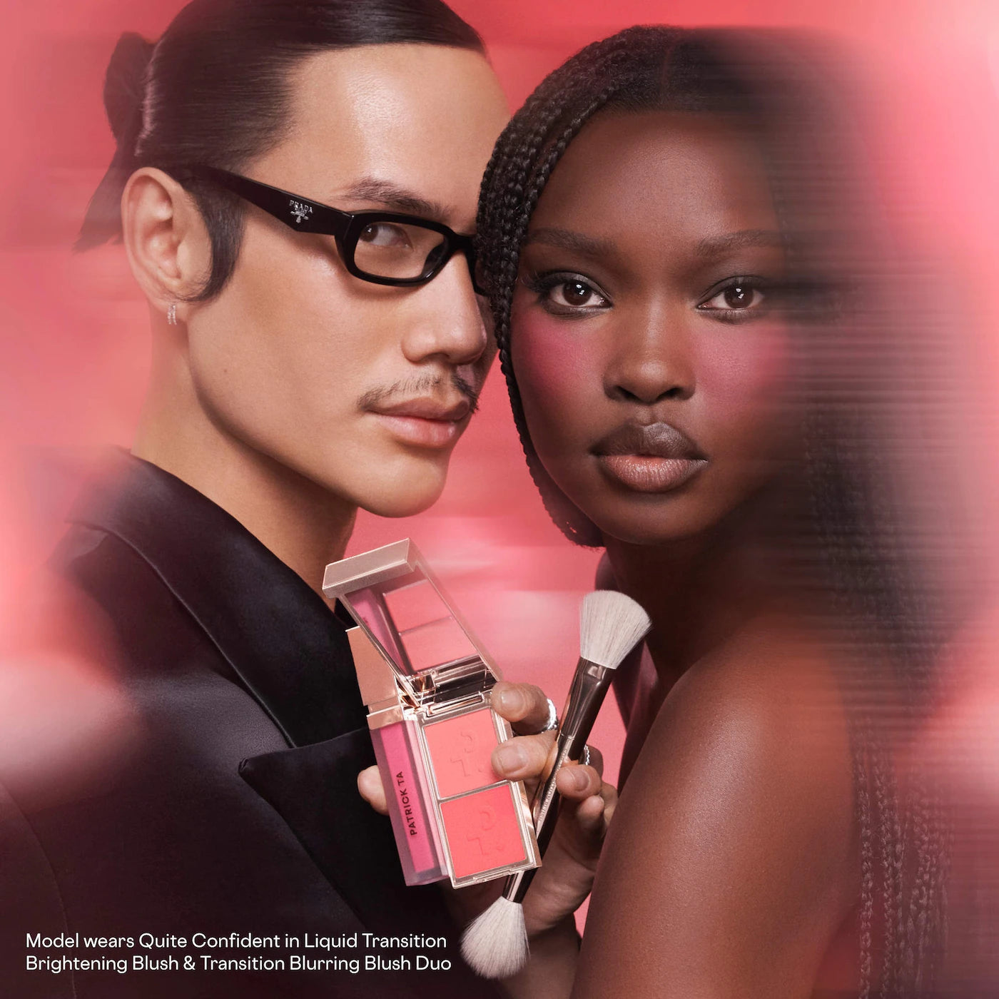 Dual Ended Transition Blush Brush - PATRICK TA / Brocha para rubor liquido y en polvo