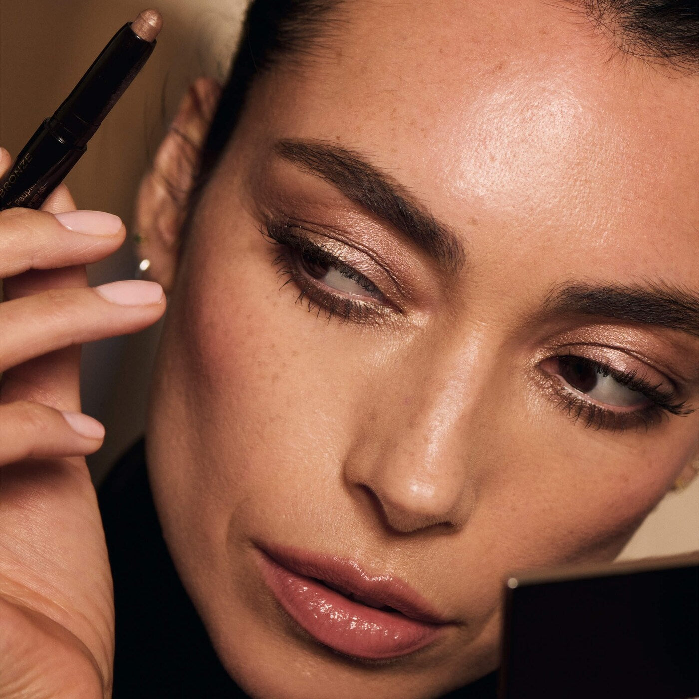 *PREORDEN: A Taste of Caviar Mini Caviar Stick Eye Shadow Trio Gift Set - Laura Mercier / Set de sombras en barra