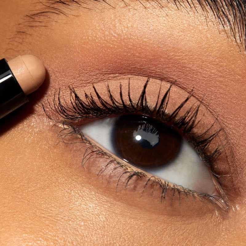 *PREORDEN: EyeWear Longwear Eyeshadow Stick - Victoria Beckham / Sombra de ojos cremosa resistente al agua