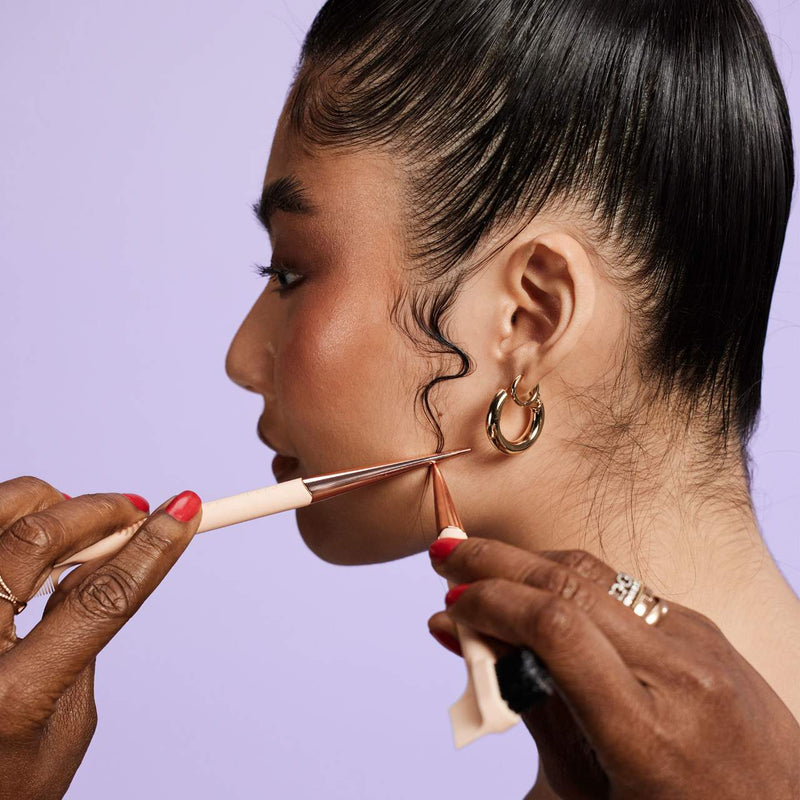 *PREORDEN: The Sidestick 3-in-1 Edge Styling Tool - Fenty Beauty by Rihanna / Peine para cabello