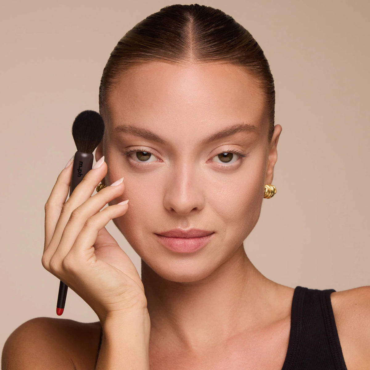 *PREORDEN: The Foundation Brush - m.ph by Mary Phillips / Brocha para base