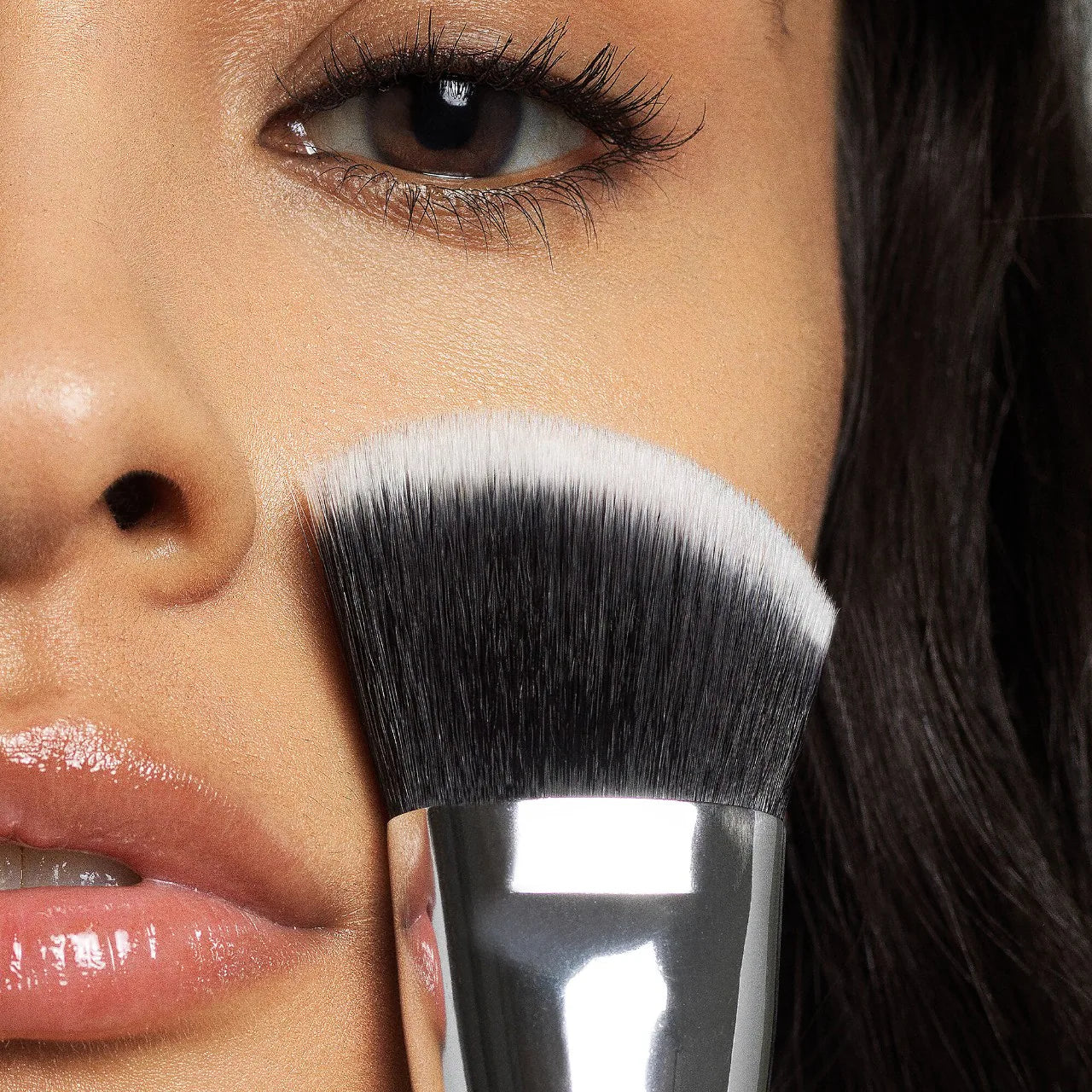 *PREORDEN: Cruelty-Free Foundation Brush - HAUS LABS BY LADY GAGA / Brocha para base