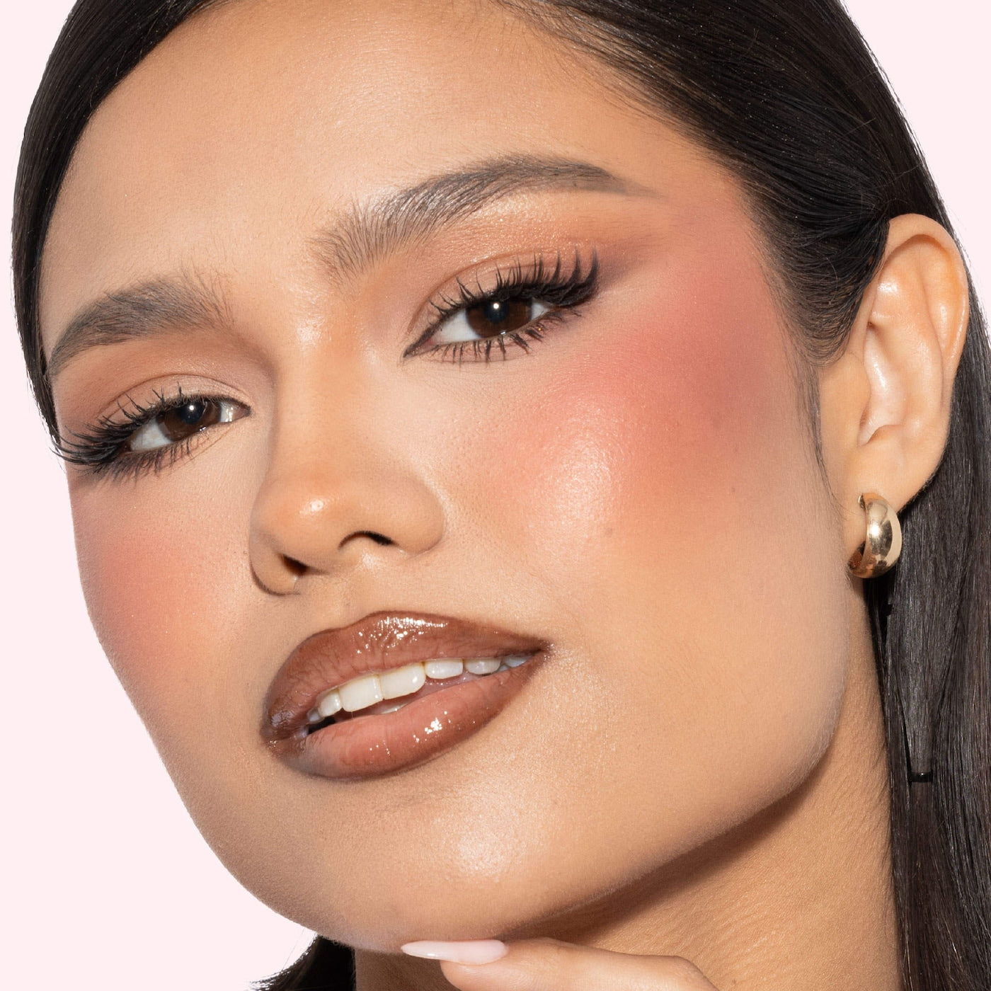 *PREORDEN: Blush Filter Blurring Blushlighters Palette - HUDA BEAUTY / Paleta de rubores en polvo