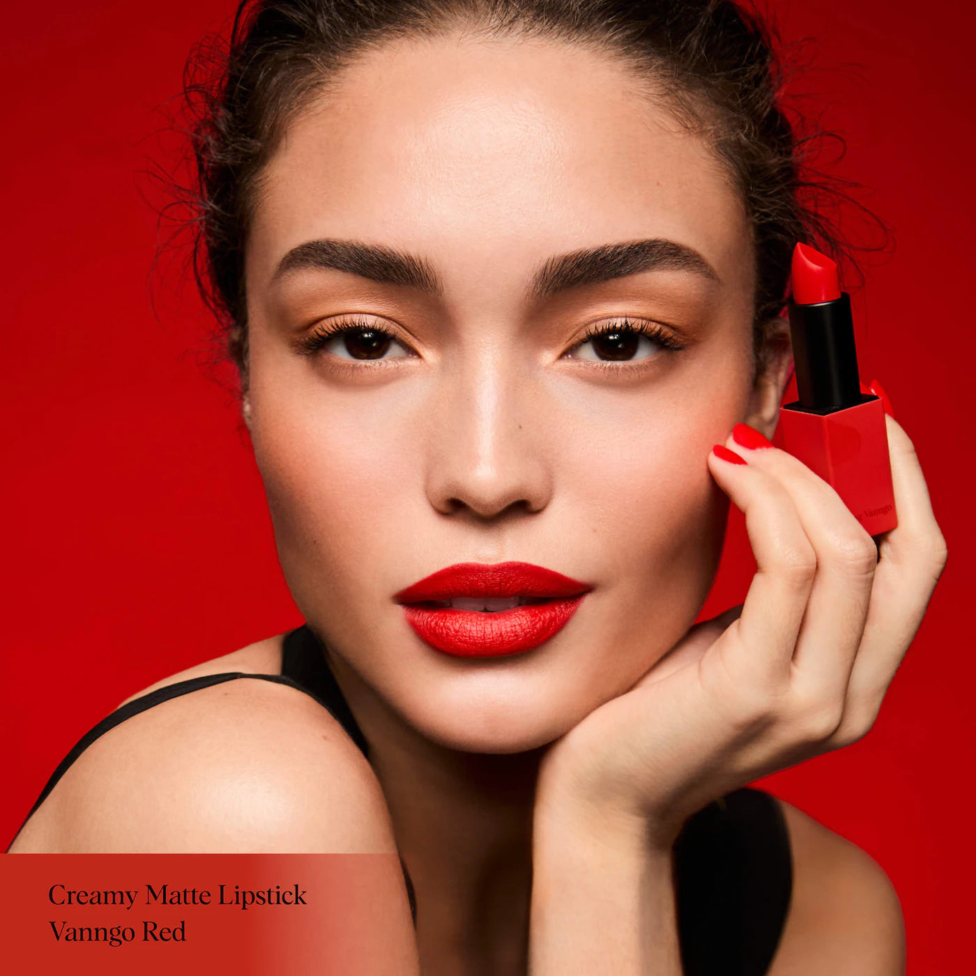 *PREORDEN: Creamy Matte Longwear Lipstick with Hyaluronic Acid - HUNG VANNGO BEAUTY / Labial mate